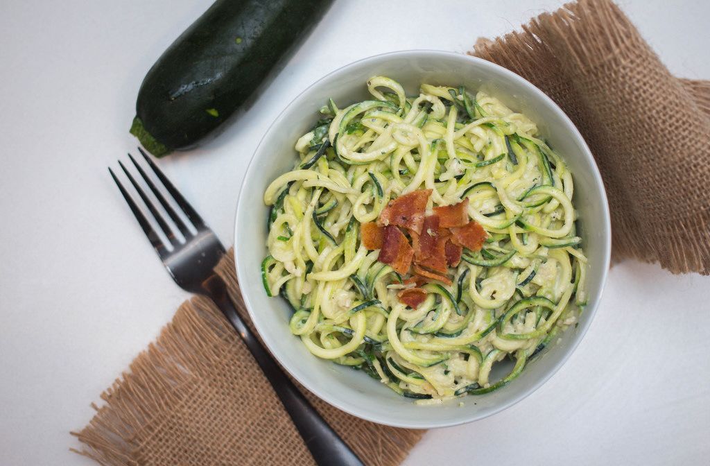 zoodle Spiraliser with Yellow Squash and zucchini - Bilder ...