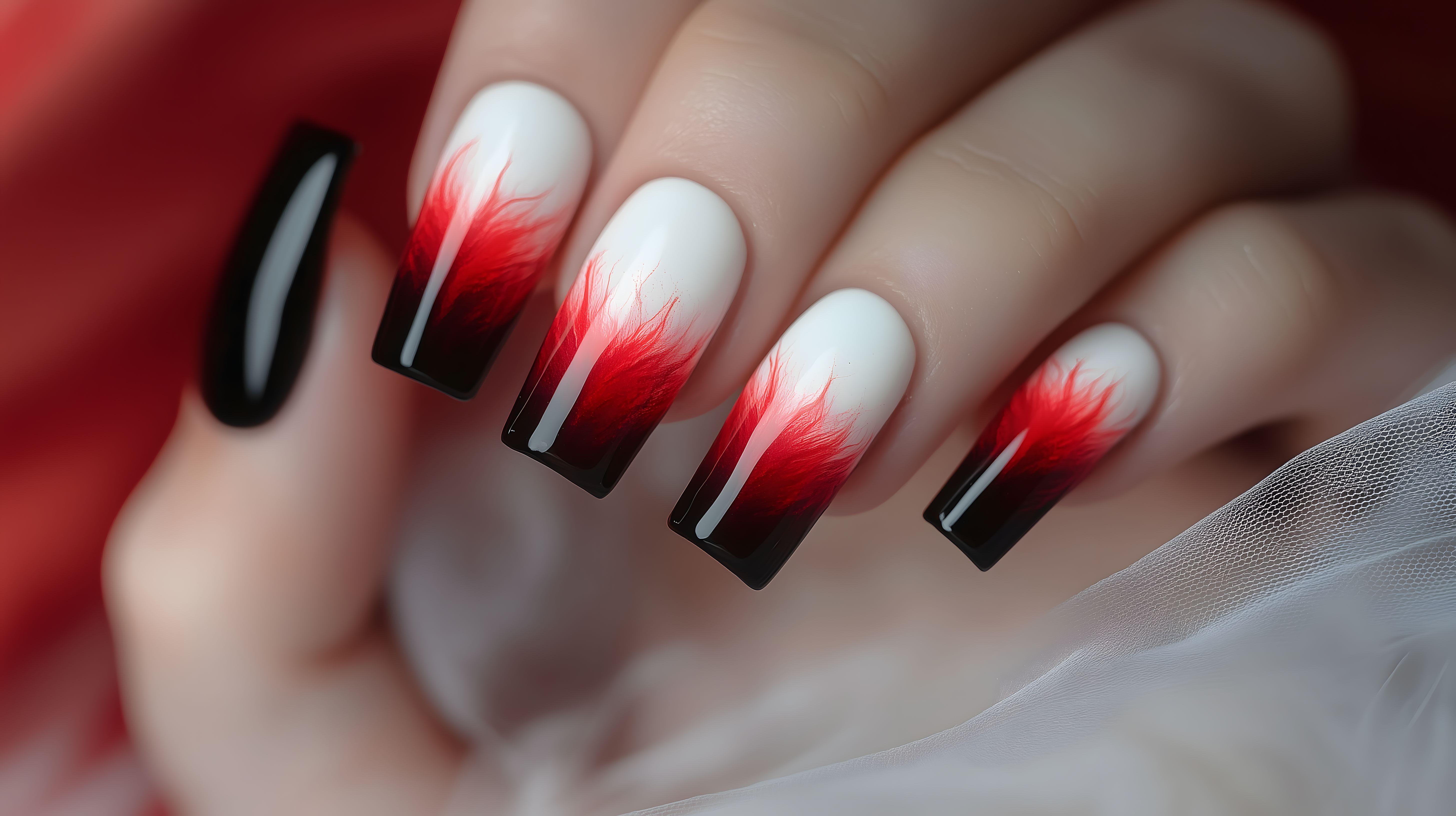 Auffälliges Nagel-Design in Schwarz und Rot kostenlos herunterladen