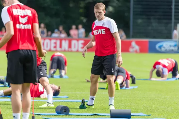1. FC Köln Spieler Artjoms Rudnevs beim Training