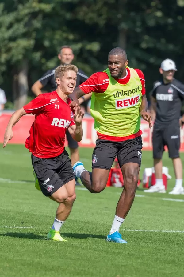 1. FC Köln Spieler haben Spaß beim Mannschaftstraining zwischen den Bundesligaspielen