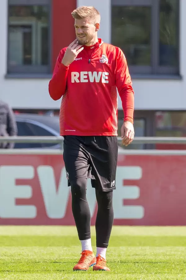 1. FC Köln Stürmer Simon Terodde während der ersten Trainingseinheit mit dem neuen Trainer André Pawlak