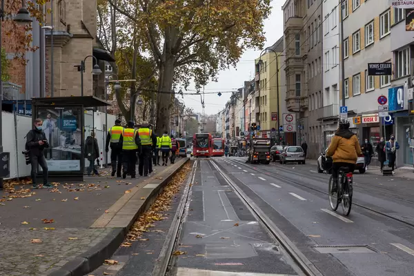 11.11.2020 - Karnevals-Auftakt in Corona-Zeit: die Zülpicher Straße in Köln ohne feiernde Menschen