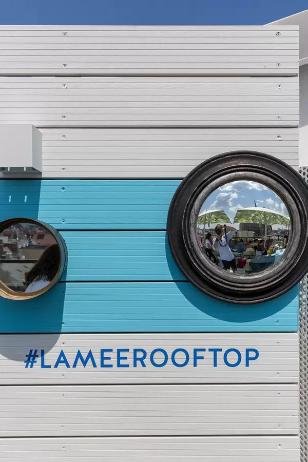 180 Grad Spiegel in der Lamee Rooftop Bar in Wien