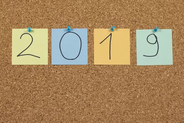 2019 written on sticky notes