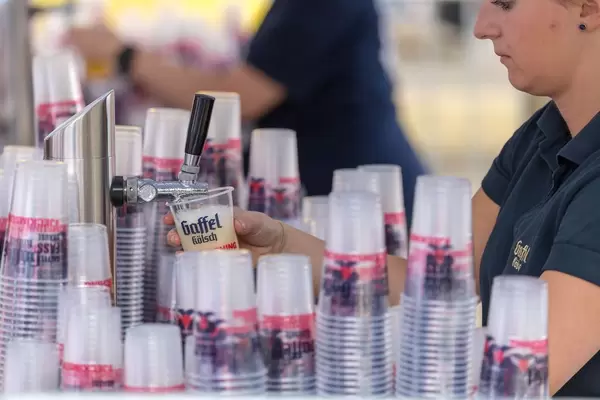 3000 Liter Freibier: Zapfanlage mit Gaffel Kölsch Bier