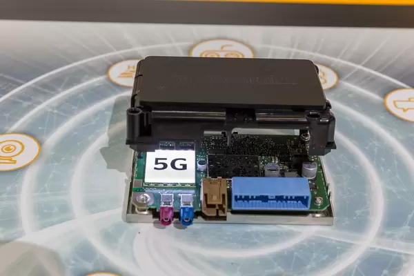 5G Use Cases  Connectivity von Continental, für selbstfahrende Autos, autonomes Fahren und Entertainmentsteuerung während der Fahrt