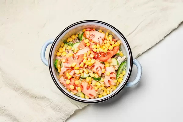 A bowl of healthy vegetable salad