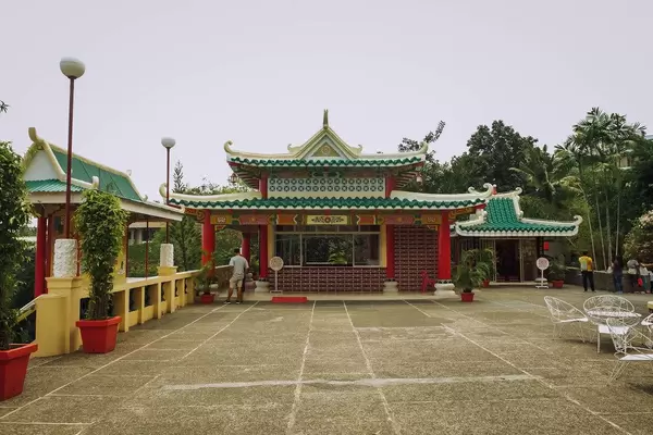 A wide shot of a Chinese shrine in Cebu (Flip 2019)