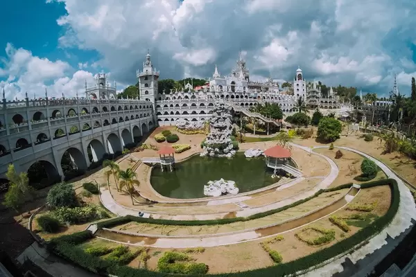A wide shot of the Simala Church in Cebu (Flip 2019)