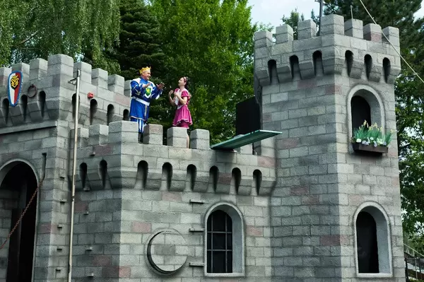 Actors performing in a Legoland show