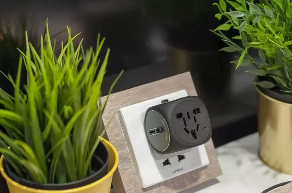 Adam Elements OMNIA TA502 Travel Adapter at IFA Berlin 2018