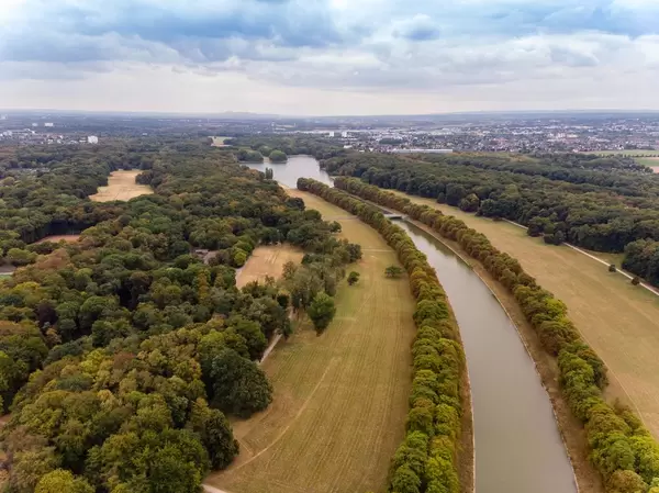 Aerial photo of Decksteiner Weiher in Cologne