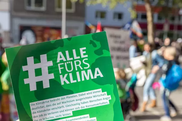 #AllesFürsKlima Infobroschüre zum globalen Klimastreik über die weltweite Klimakrise