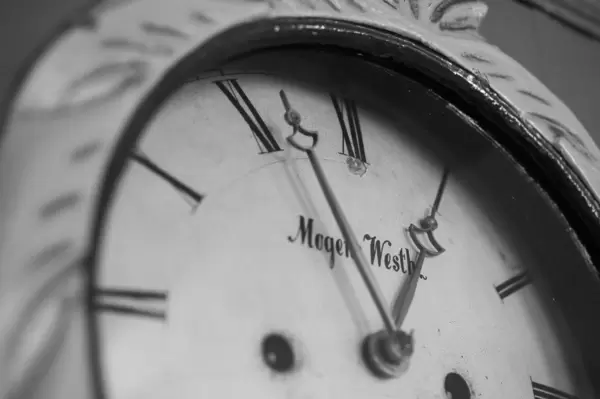 Alte Wohnzimmeruhr / Wanduhr