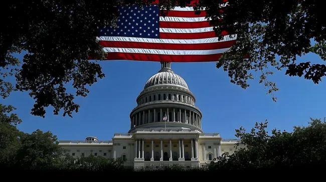Amerikanisches Kapitol mit wehender Flagge