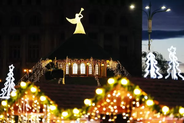 Angel singing, Christmas light (Flip 2019)