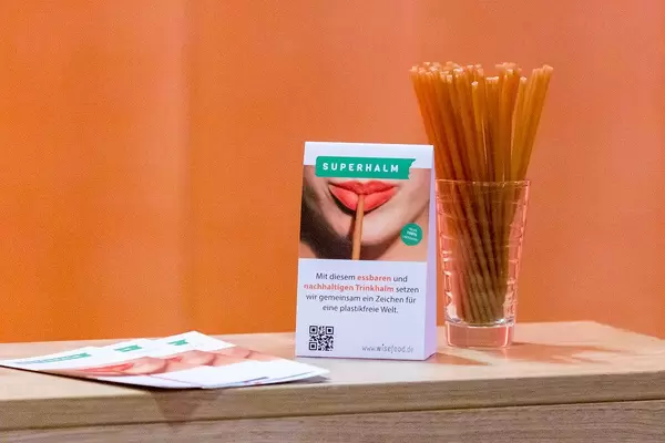 Animal friendly, edible straws "Superhalm" by wisefood to reduce plastic waste and keep oceans clean
