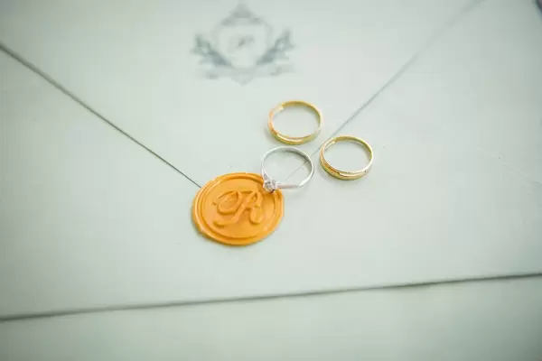 Another ring shot on invitation seal