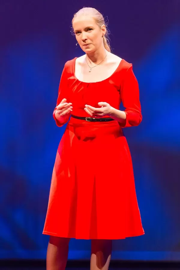 Ans Hekkenberg advocates for more women in science - TEDxVenlo 2017