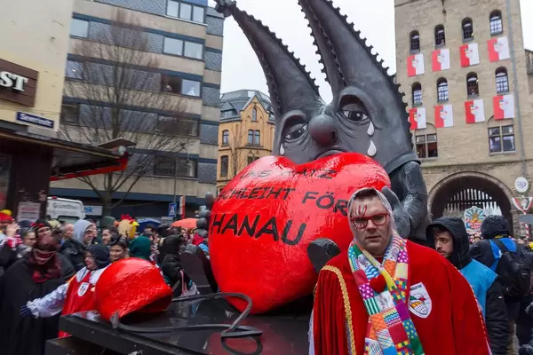 Anti-racism: German carnivals procession in Cologne remembers victims of right extremist violence in Hanau