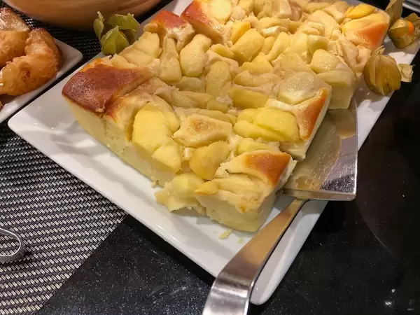 Apfelkuchen am Büfett