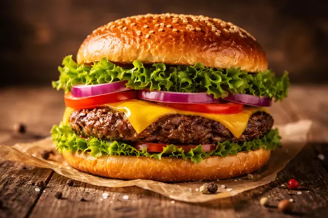 Appetitanregendes Burger-Foto für Food-Blogs und Restaurants
