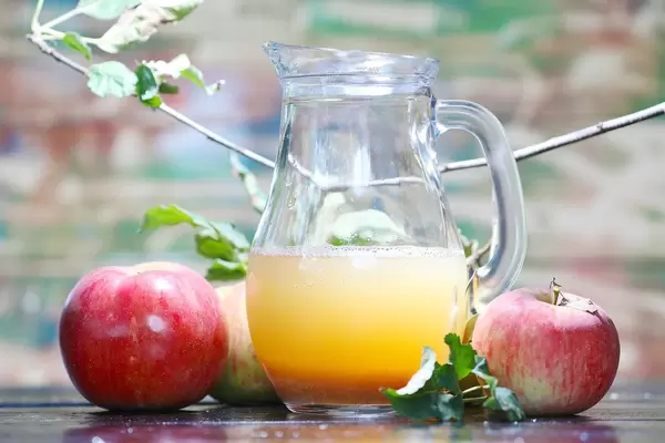 Apple juice with fruits on the table (Flip 2019)