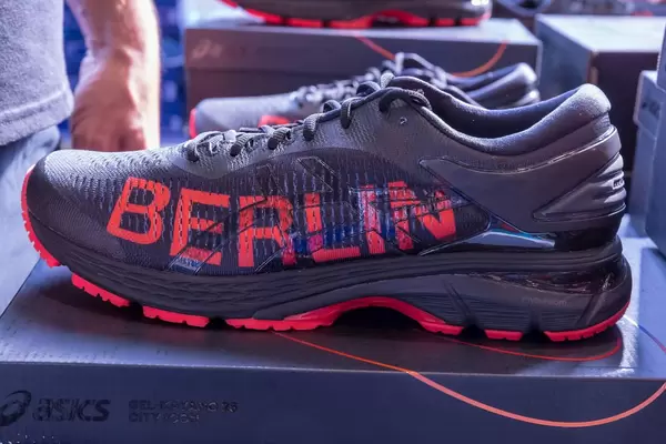 ASICS Gel Kayano 25 BERLIN Edition