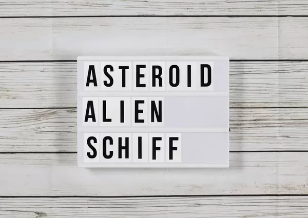 Asteroid „Oumuamua“ könnte ein Raumschiff von Aliens sein | Welt