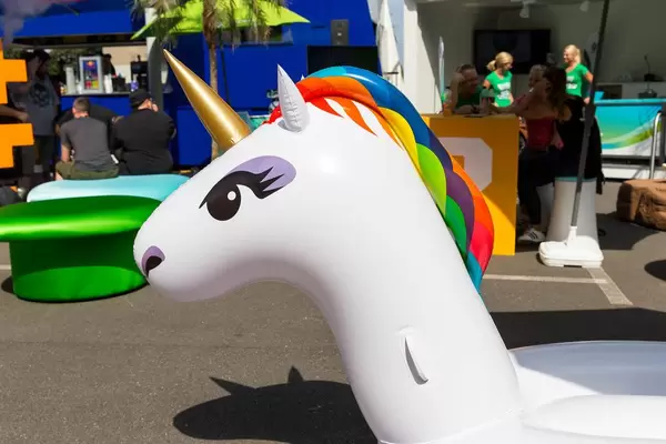 Aufblasbares Einhorn