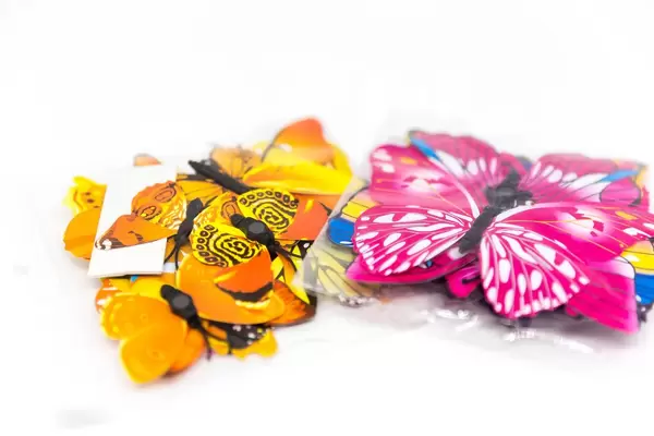 Aufkleber, Wandsticker und Wandtattoo mit Magnet in Form von Schmetterlingen