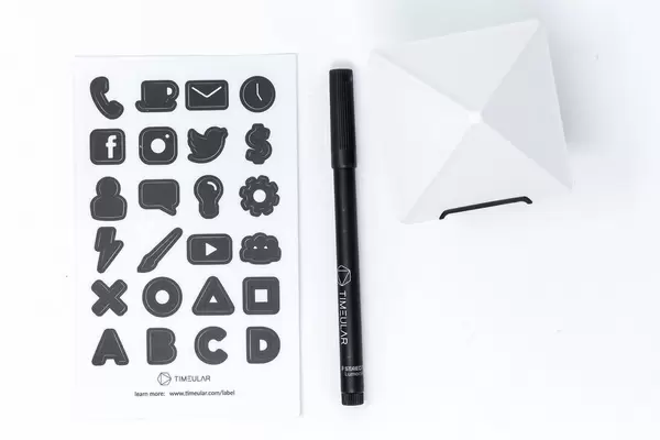 Aufsicht - TIMEULAR - ZEI - Zeit Tracking Octagon in Weiß mit Labelstift und Sticker