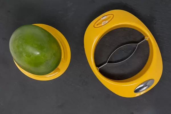 Aufsicht von Mango mit gelbem Entsteiner