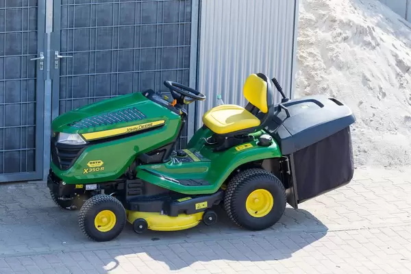 Aufsitzmäher John Deere X350R