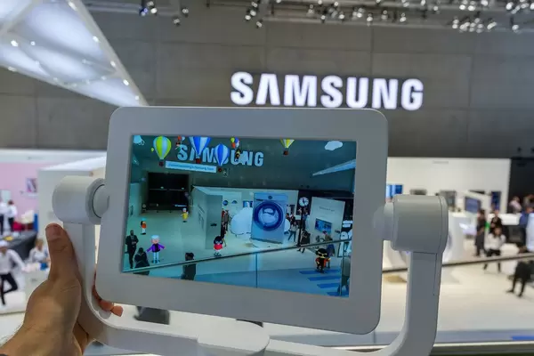 Augmented Reality mit Blick / Observation auf Samsung Town mit BESPOKE-Bühne