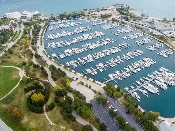 Aus der Vogelperspektive: Marina, Shedd Aquarium, Northerly Island, Adler Planetarium