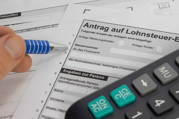 Antrag auf Lohnsteuer-Ermäßigung ausfüllen - Nahaufnahme