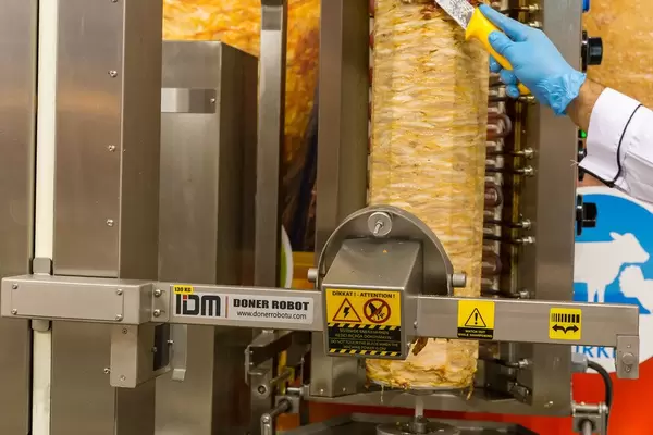 Automatische Dönerfleisch schneiden - Döner Robotu
