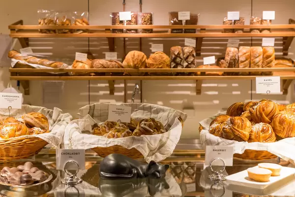 Bäckerei in Schweden mit typischen Backwaren