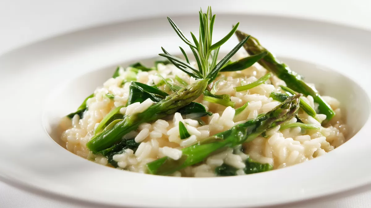 Bärlauch Risotto mit grünem Spargel und Rosmarin