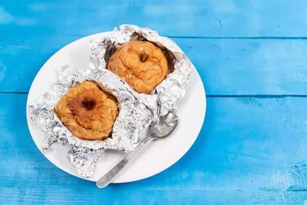 Baked Apples served on the plate (Flip 2020)