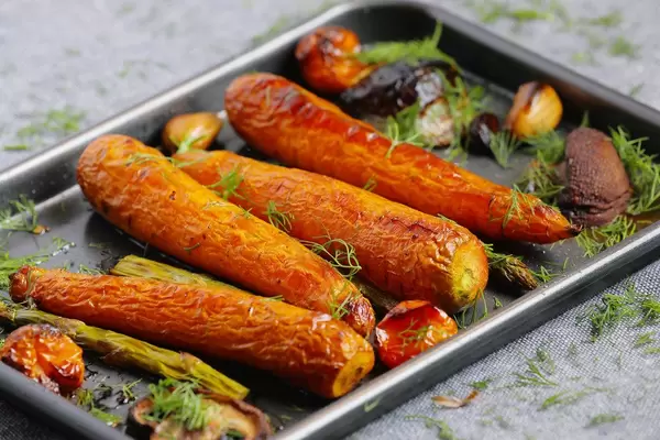 Baked carrots in a pan