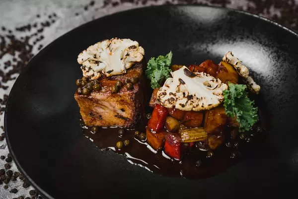 Baked Cauliflower With Juicy Stake And Veggies,Capper Sauce