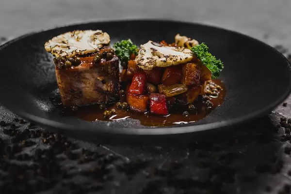 Baked Cauliflower With Juicy Stake And Veggies CloseUp