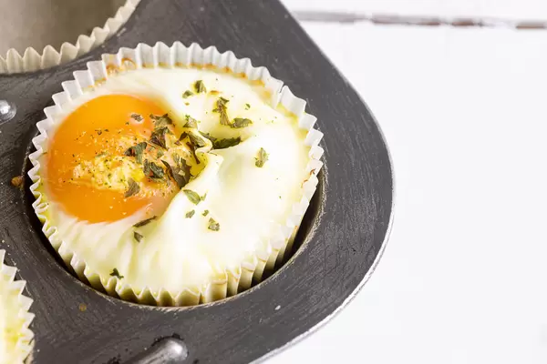Baked Egg with Spinach in the cup cake tray