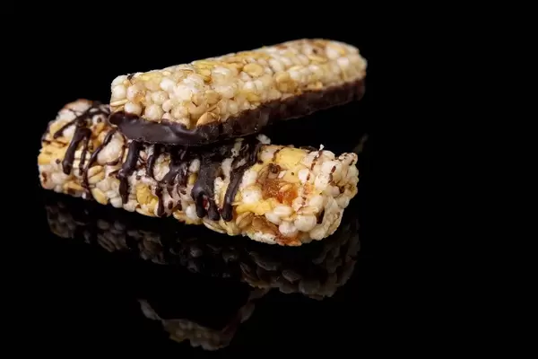 Banana and Apricot Energy Muesli Bars with dark chocolate (Flip 2019)