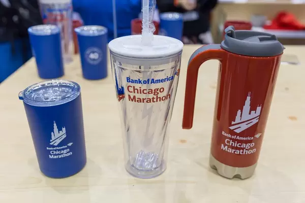 Bank of America Chicago Marathon Becher, Glas mit Deckel und Kanne