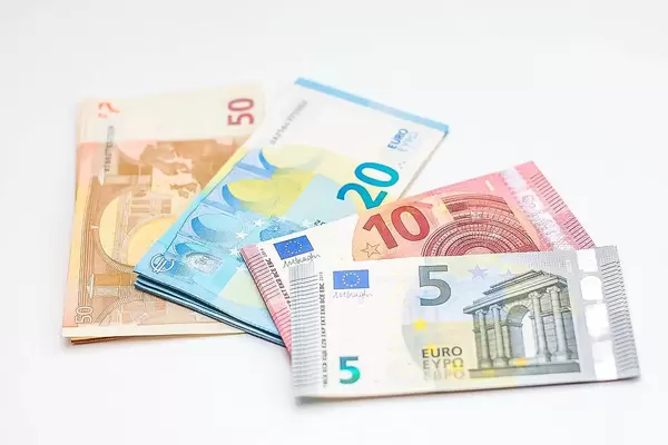 Bargeld: Bunte Banknoten