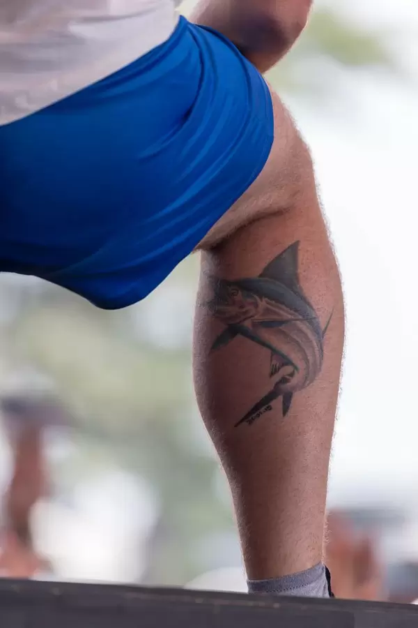 Barrakuda-Tattoo am Unterschenkel von Marteria