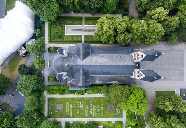 Basilika Sankt Kastor aus der Vogelperspektive